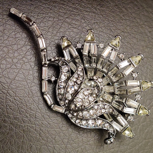 Signed Anne Klein Sparkly Crystals - Picture 5 of 11